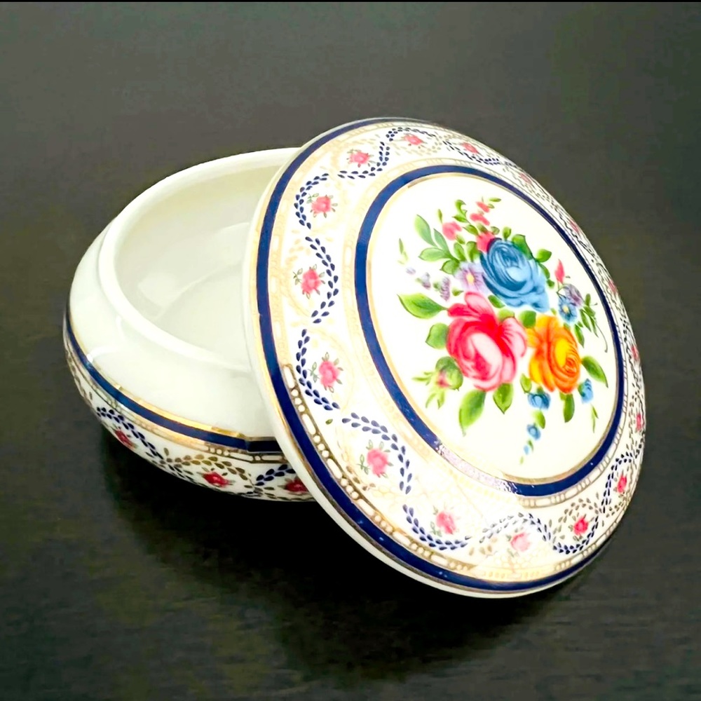 “The Regal” bone China trinket box Chloe floral jewelry box